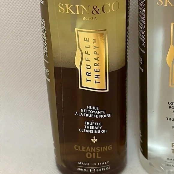 Samara Vegan Crossbody Bag with Skin & Co Truffle Therapy Toner & Cleansing Oil - Picture 3 of 11